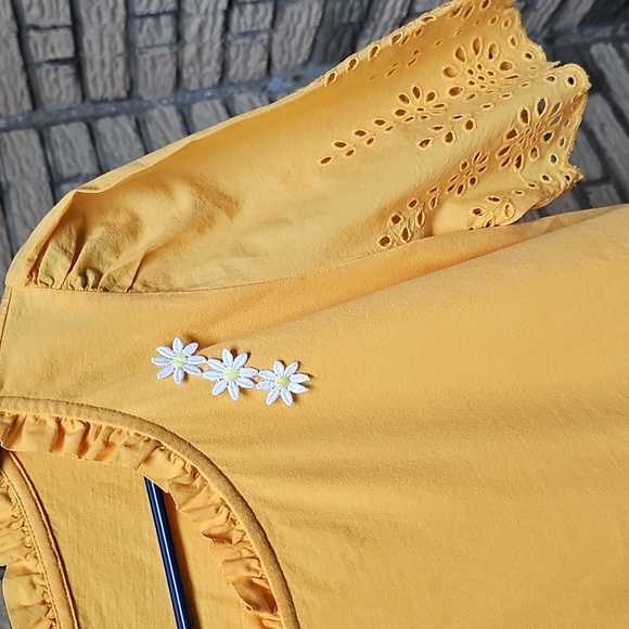 Talbots Pretty Yellow Top With Daisys SZ L Petite Excellent - Picture 2 of 9